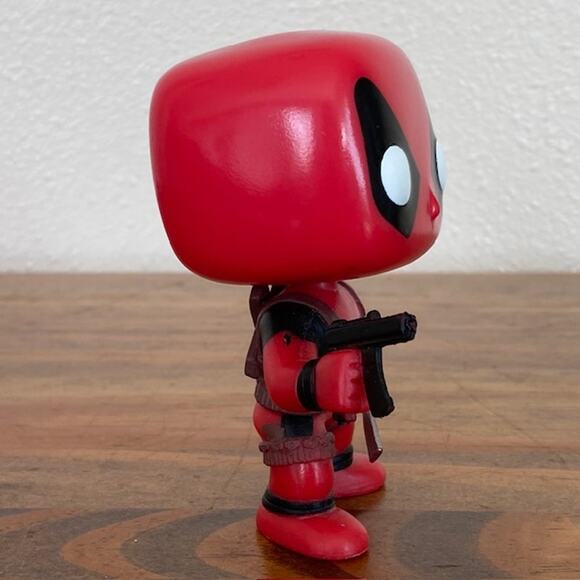 3/ $21 Funko Pop! DC Comics - Deadpool 20 - Picture 2 of 6